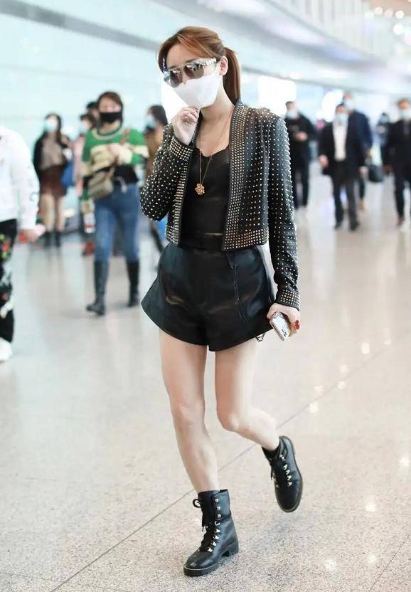 颜色|金莎就算长胖了也好看，一身白衣很有仙气，但是看着还挺有肉感的