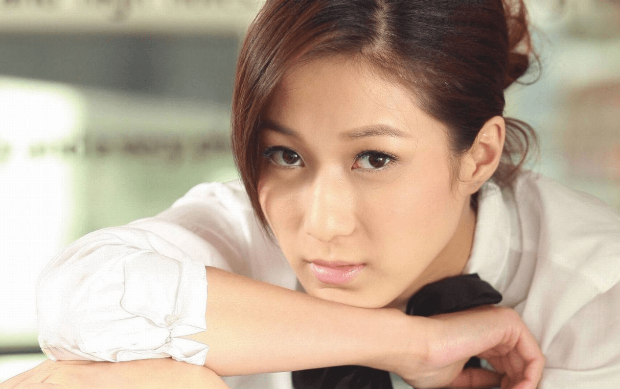 当初不被人看好的"好彩妹",10年后破茧成蝶,美到犯规高攀不起