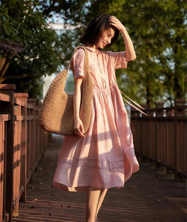 身材|女人过了30岁,还是胖点好看,不管穿裙还是穿裤,都时髦有女人味