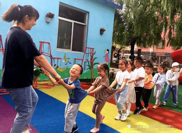 家长|两个同龄孩子，一个上公立园一个上私立幼儿园，上小学后差距明显