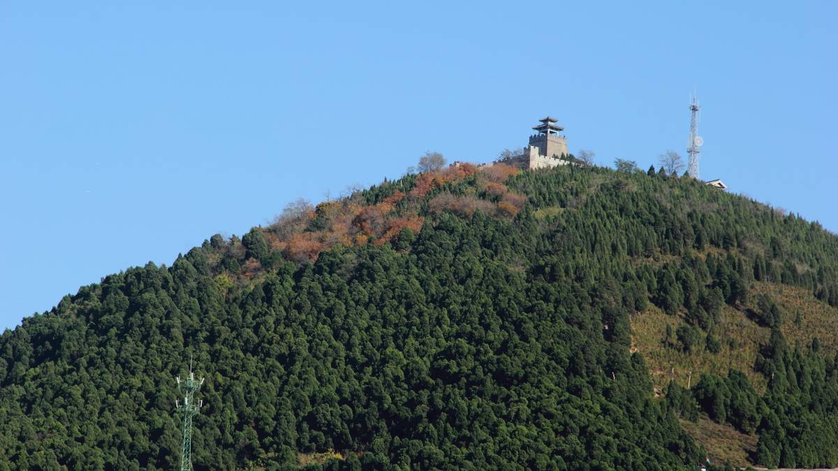 陕西被忽略的一座山，是秦岭山脉一个支脉，烽火戏诸侯曾在此上演