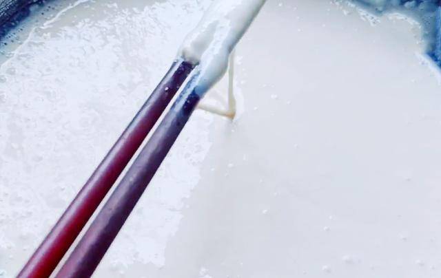 做法|2个鸡蛋1碗牛奶,大厨教你做营养早餐,外酥里嫩,孩子抢着吃