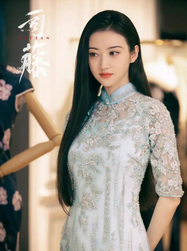 身材|那些大秀A4腰、反手摸肚脐的女星们,为何不敢跟景甜比穿旗袍?