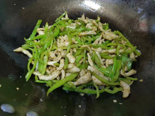 肉馅炒青椒家常做法 9eb05f911c554c08bef8e32a61490ac2.jpeg