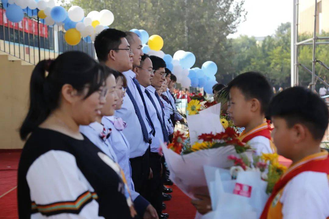 271教育i的梦想潍坊峡山双语小学开学典礼暨教师节庆祝大会隆重举行