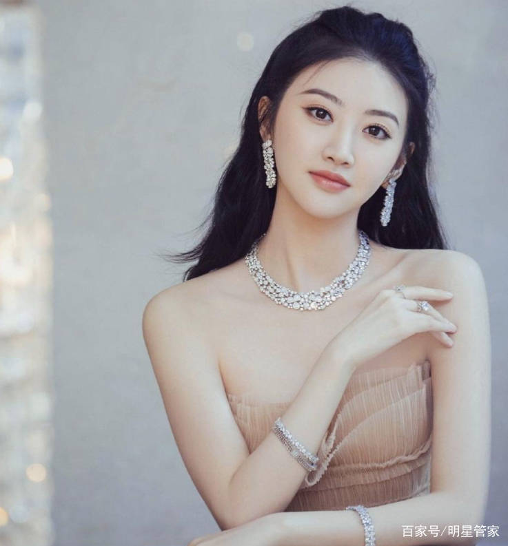 因为|《司藤》口碑收视双高，景甜风评大转弯，网友惊叹景甜演技和颜值