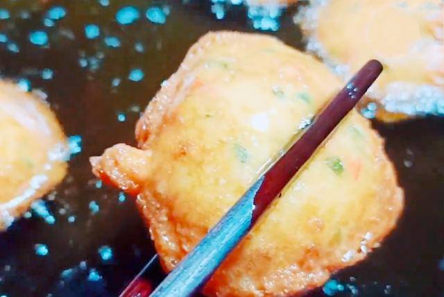 做法|2个鸡蛋1碗牛奶,大厨教你做营养早餐,外酥里嫩,孩子抢着吃