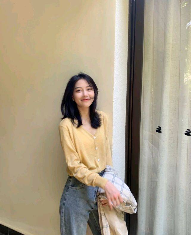 感觉|只要穿对了，简简单单的穿搭风格也很耐看，元气满满