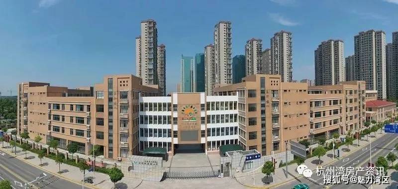 2014年,新区与宁波镇海中学合作举办宁波科学中学;2018年,新区与上海