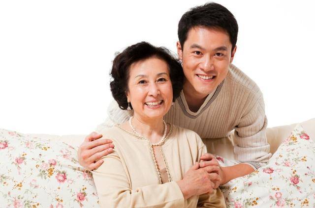 因为|新婚被婆婆立了规矩：工资低的做饭，儿媳晒出工资单后逆转局面
