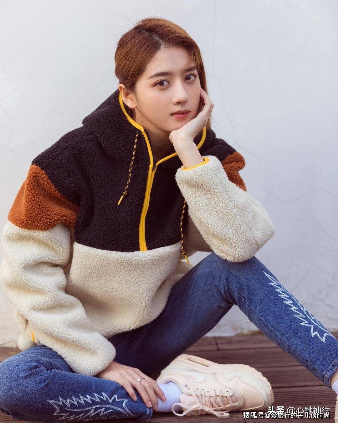 好身材|新加坡大美女李凯馨的时尚穿搭，“高颜值”“好身材”行走的衣架