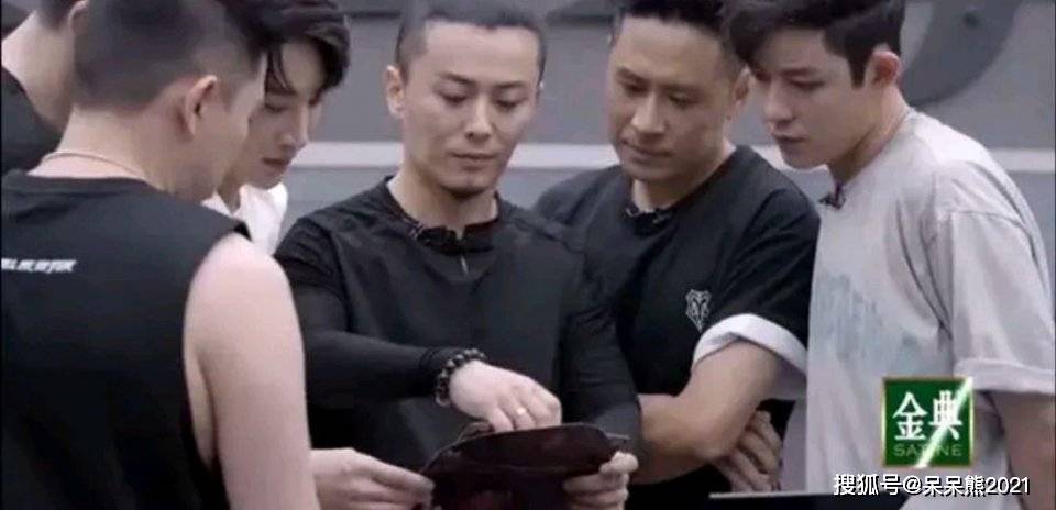 因为|《哥哥》淘汰名单出炉，几家欢乐几家愁，刘端端黄征猜拳决定淘汰