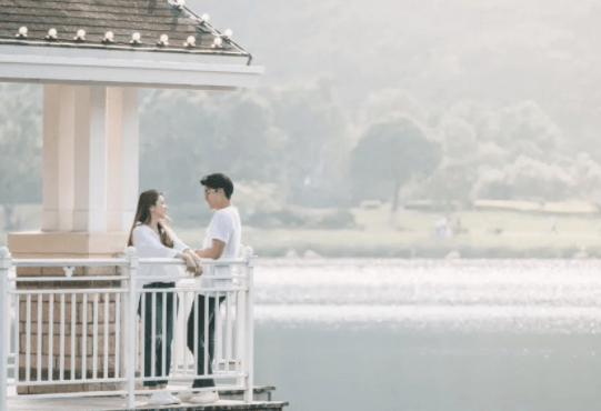 已婚女人梦见别人搬家，梦境背后的深层含义与心理解析