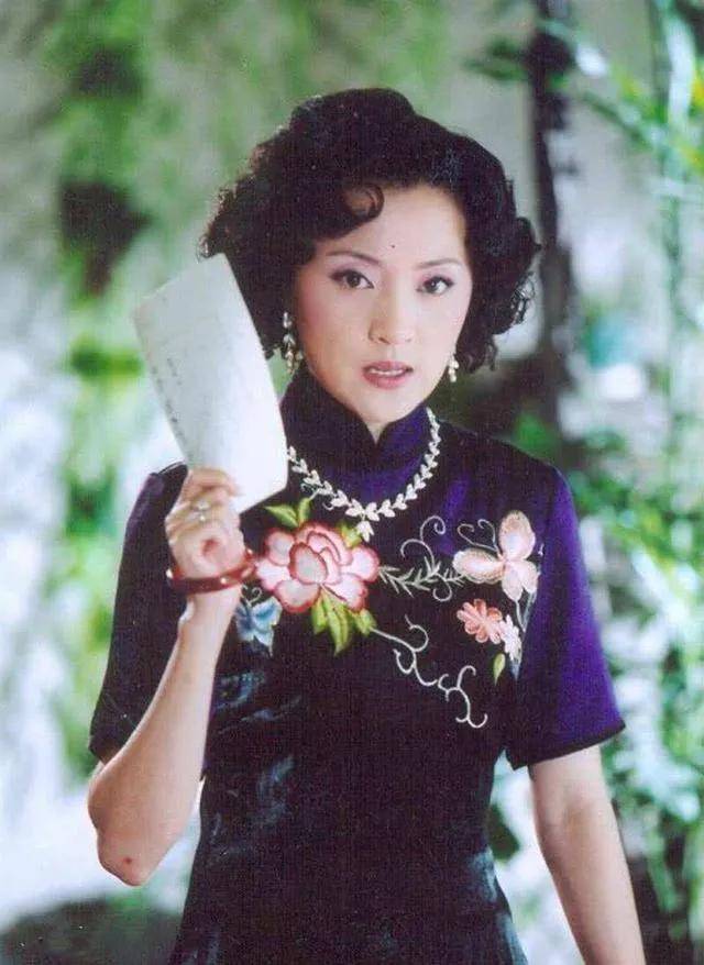名媛|“春晚小品皇后”金玉婷，46岁穿旗袍风韵犹存，惊艳了时光似醉美