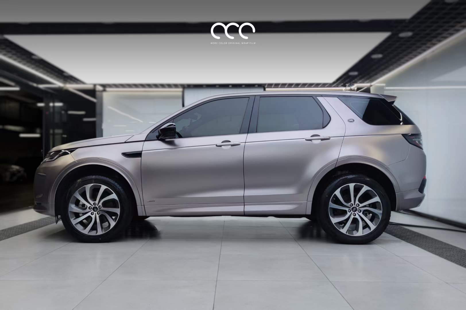 路虎发现汽车贴膜漫彩改色膜电光金属战斗灰
