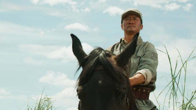 青年|吴磊拍戏时意外坠马，但他依然坚持，作为青年演员的他十分敬业