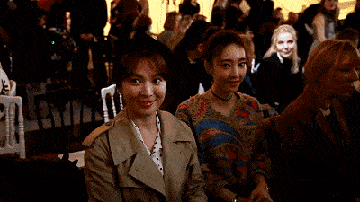 黑色|宋慧乔和王丽坤只差3岁，但是搭配得很成熟，气质相差很大