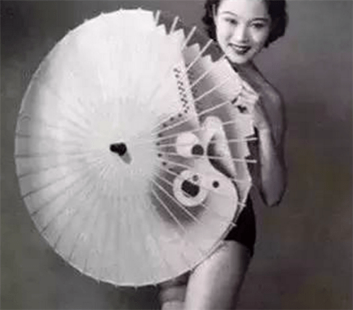 民国|她是红极一时的民国影后，晚年为何沦落街头乞讨？2个字毁了她