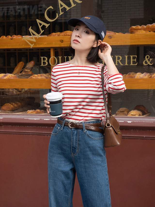 西裤|今年秋天“条纹衫”又火了,搭配上牛仔裤或直筒西裤,高级又洋气