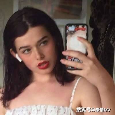 女生|欧美头像女生高冷霸气2021_欧美ins女生头像风高清街头