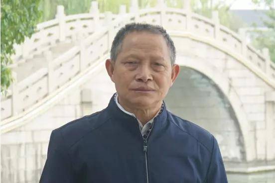 华中文学诗人陈中明人生需要点燃组诗