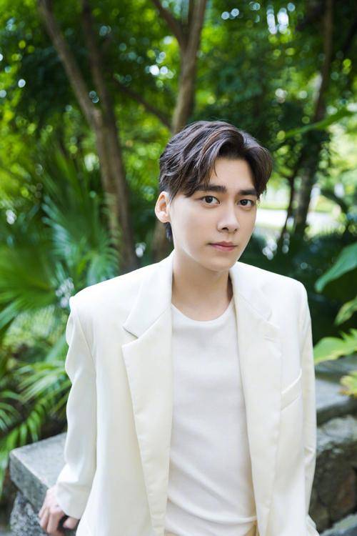宝藏|李易峰怎么可以这么帅呢，穿搭也很好看，真是人间宝藏啊