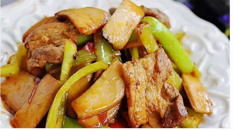 油豆腐炒肉怎么炒才好吃 22920fed7ca54bfbbec1b4228b79d5bd.jpeg