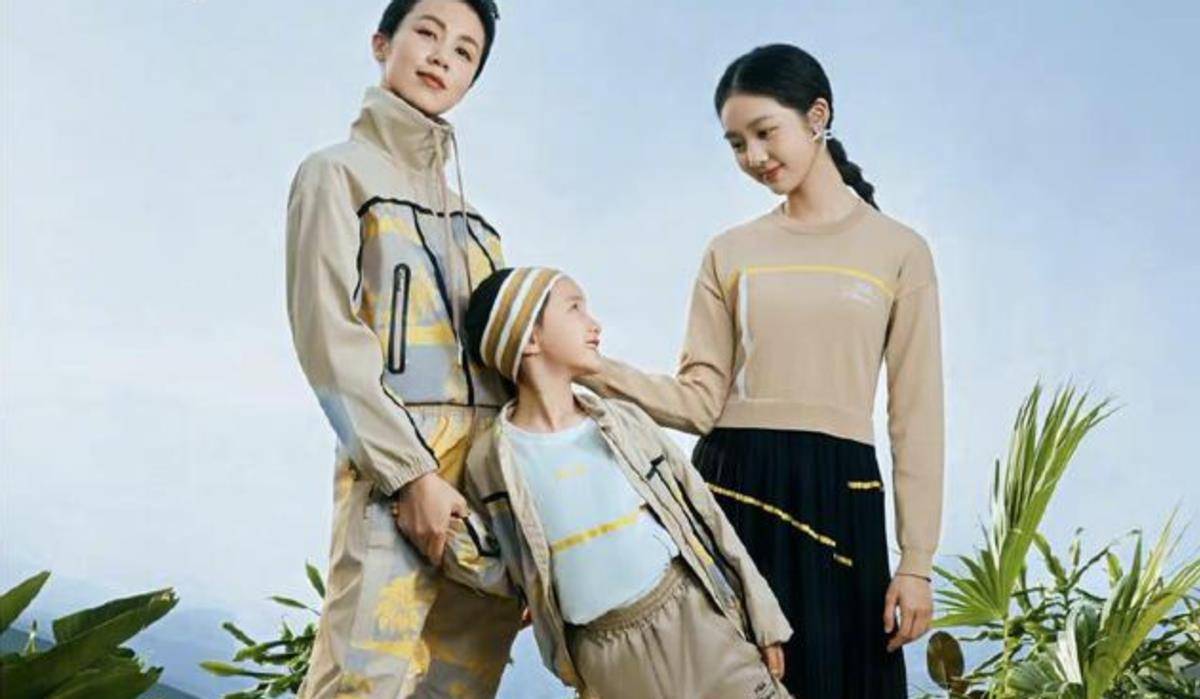 身材|孙莉带女儿拍时尚封面，多多长到快跟妈妈高，开始散发成熟柔和美