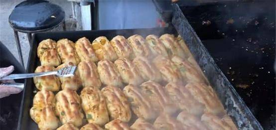 什么|大叔坚持20年卖良心早餐，2块一个从早忙到晚，每天做上千不够卖