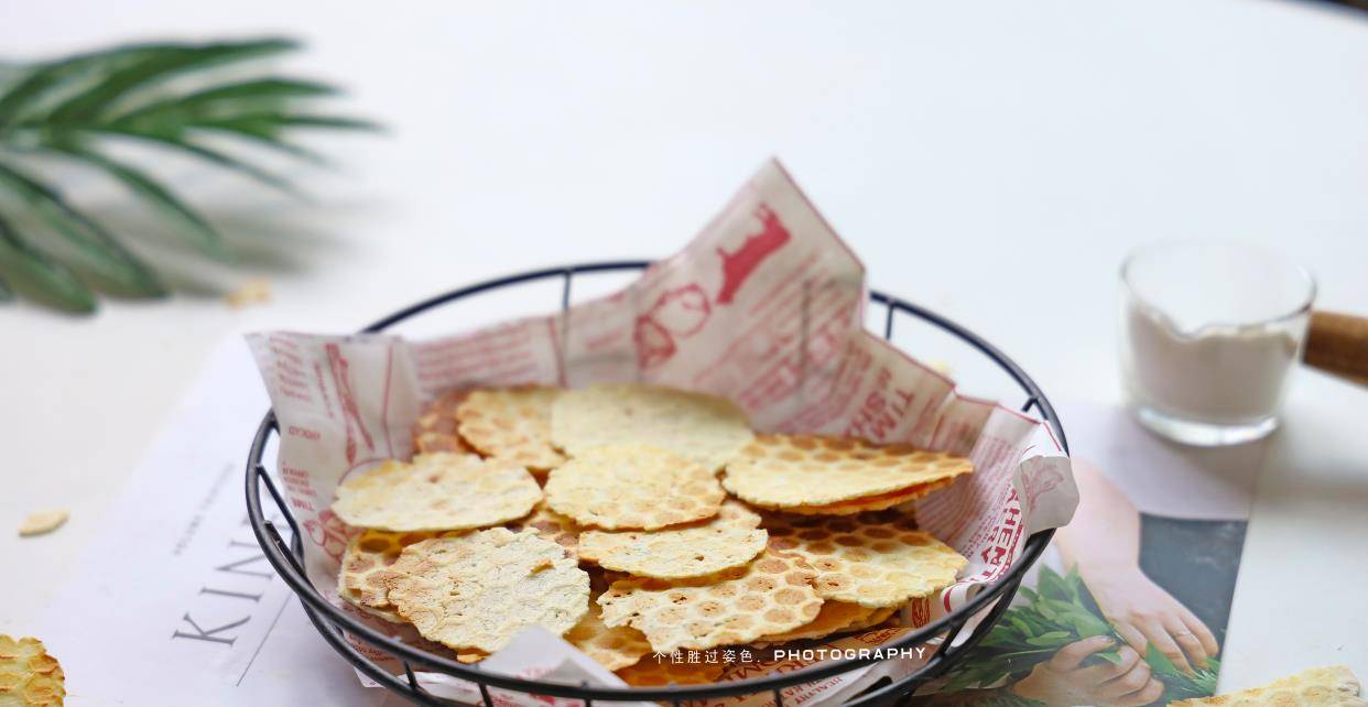 做法|剩奶粉我家喜欢这样做，鲜嫩酥脆，满口奶香