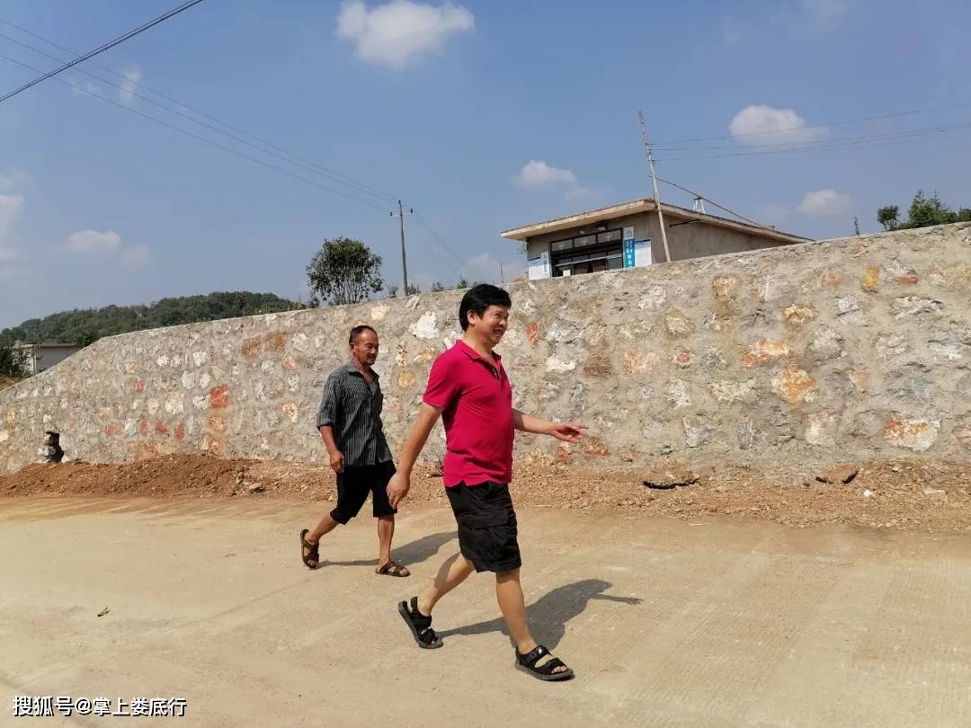 第三代杂交水稻袁隆平弟子李新奇首次来娄笑容可掬