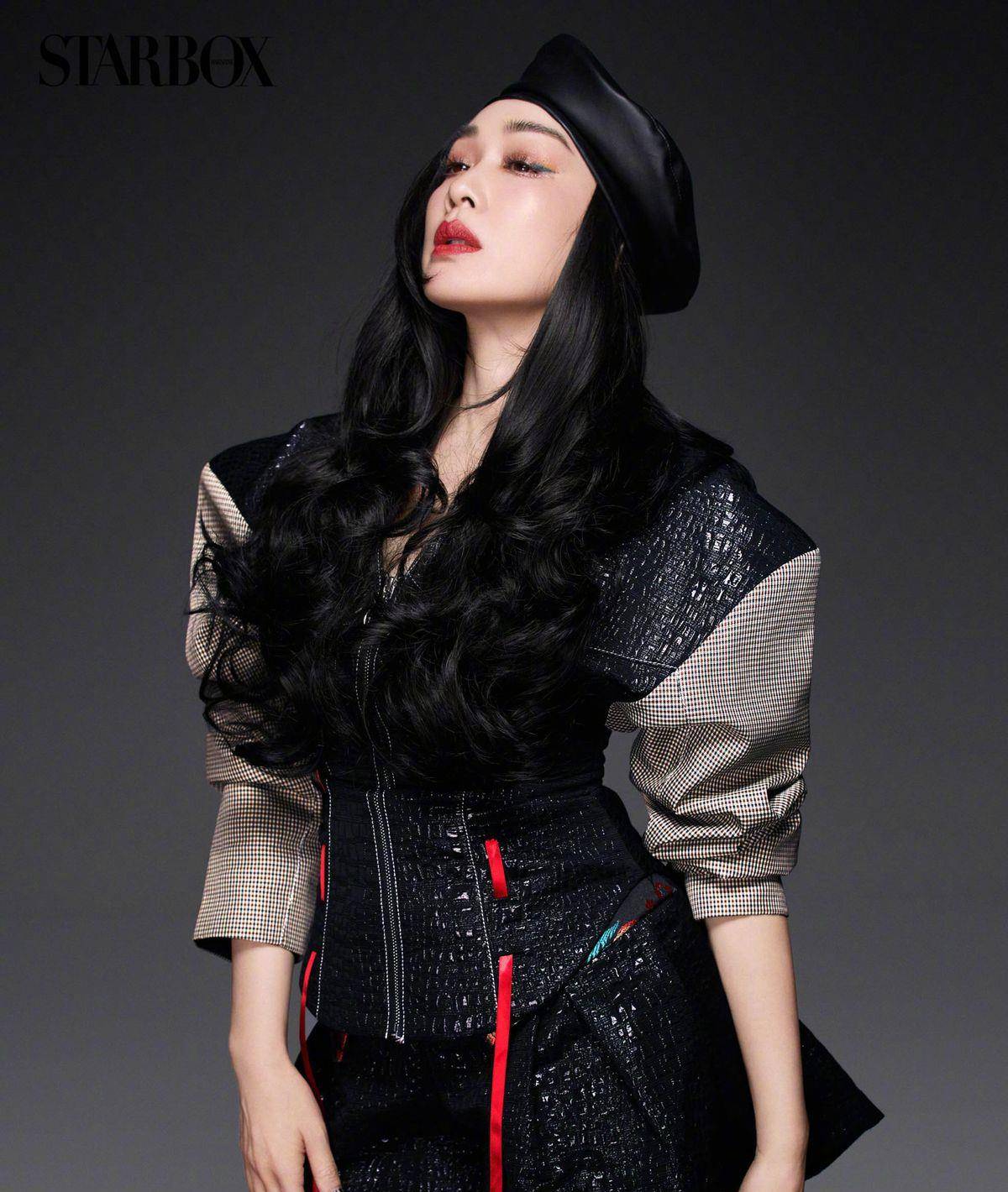 御姐|钟丽缇能多有魅力？看看穿上黑丝的“她”就知道了，妩媚且撩人