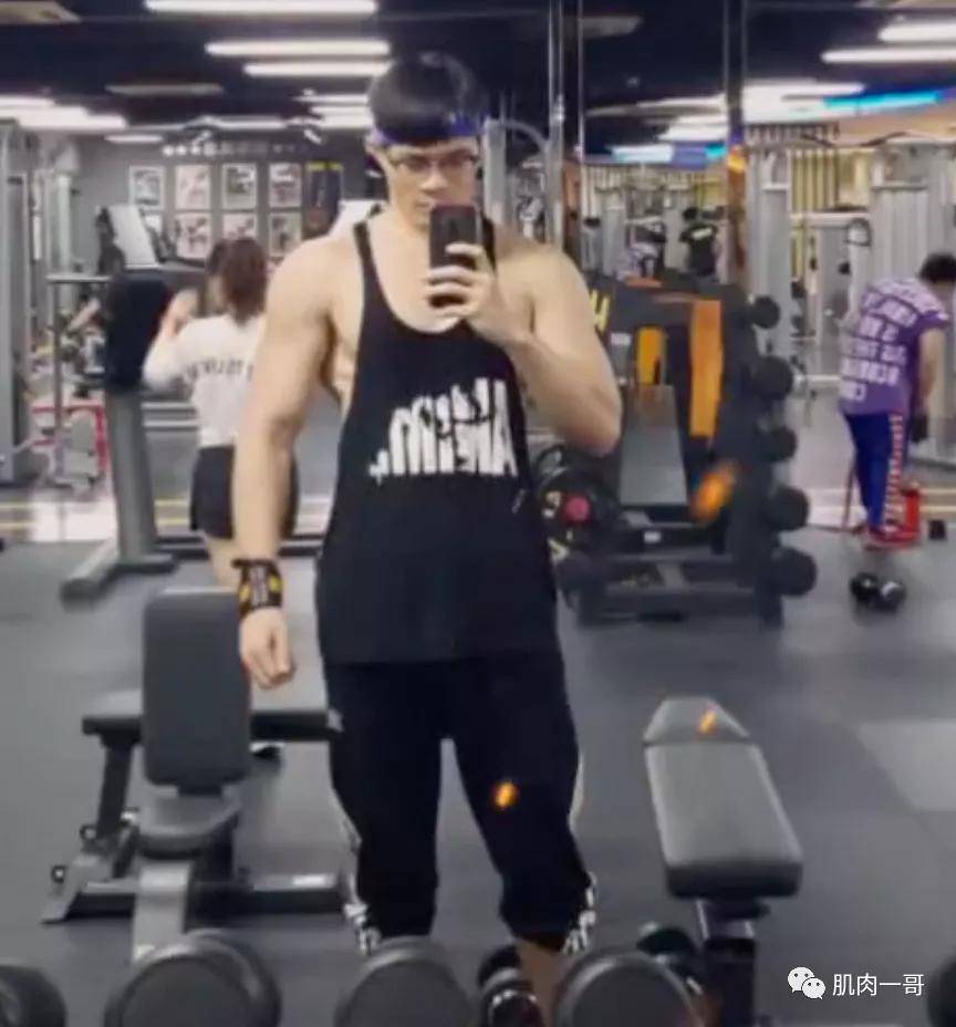 身材|身高190cm体重88公斤，这哥们也太猛了