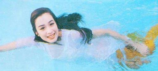 Jaden|钟丽缇晒母女三人美照,母女三人像姐妹花,越来越精致漂亮了