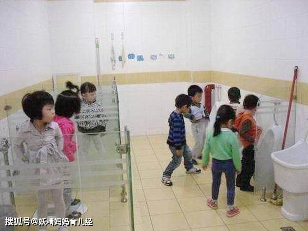 厕所|不敢、不愿意？孩子不在幼儿园上厕所，原因老师不说，家长要知道