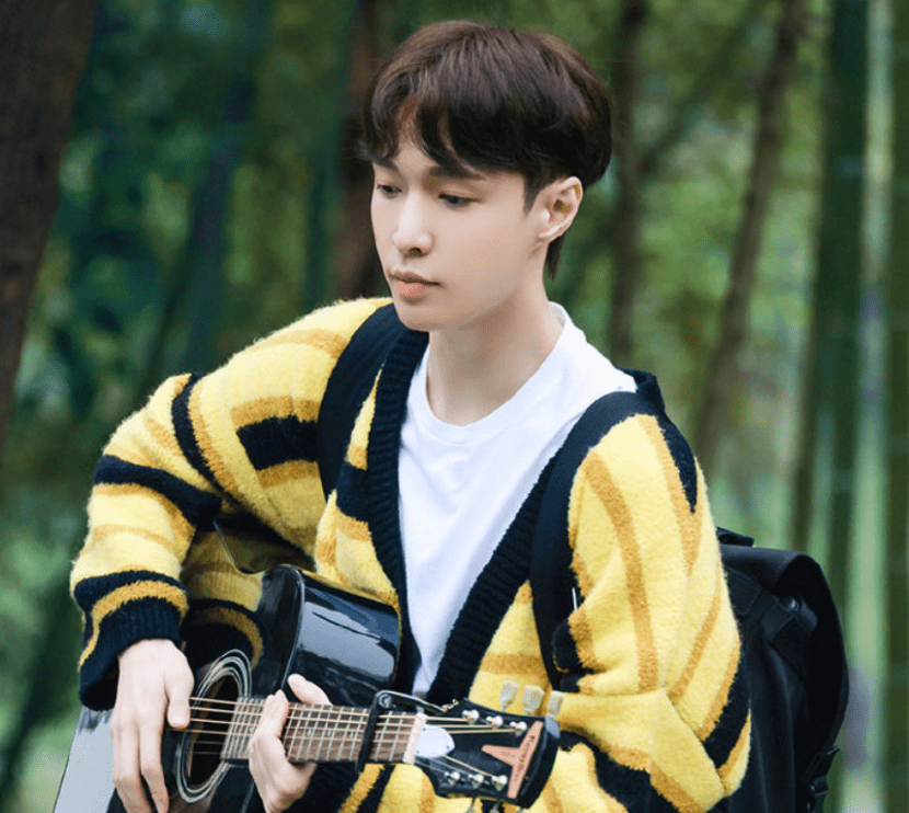 对比|张艺兴蘑菇屋大秀舞技，却意外与彭昱畅形成对比，彭彭太难了