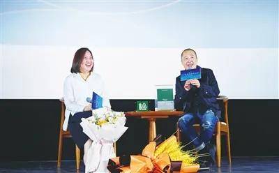 海水|贾樟柯纪录片《一直游到海水变蓝》在郑首映 l 【文化·格调】