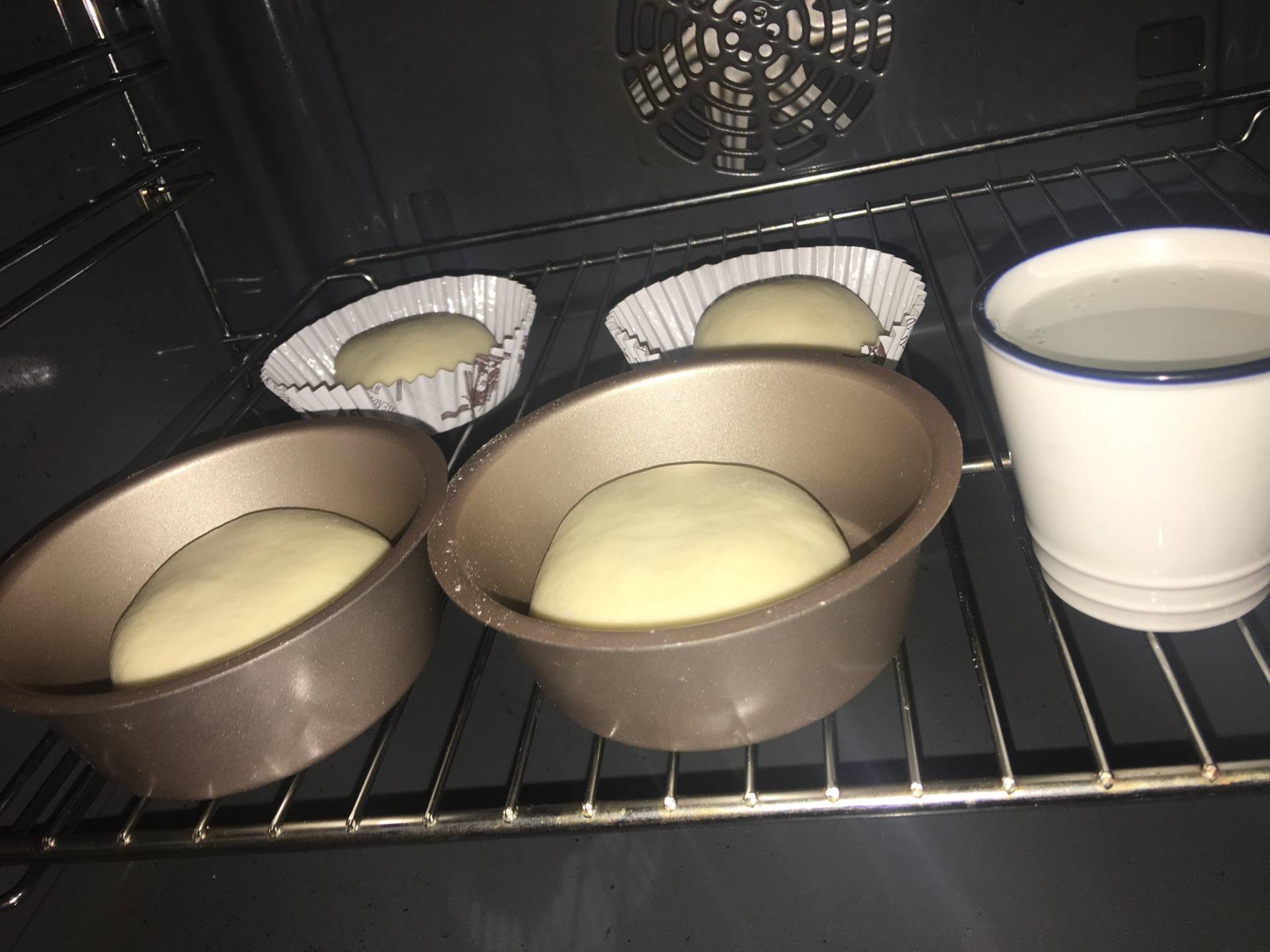 进行|香喷喷的奶酥面包，一出炉就满屋飘香，好吃的不得了