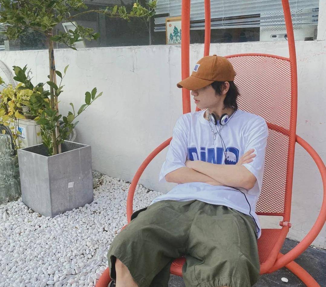 小嘉|22岁少年,拥有勾魂眼夺命腰,从精神小伙逆袭成漫画男只要3个月?