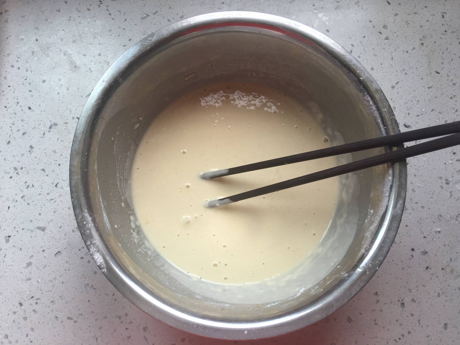加入适量|2个鸡蛋加一碗面粉，做一份健康好吃的快手早餐，10分钟搞定
