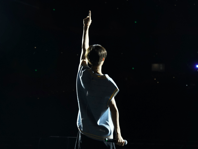 因为|出道5年，成团2次，赵磊终于开启了个人演唱会巡演！