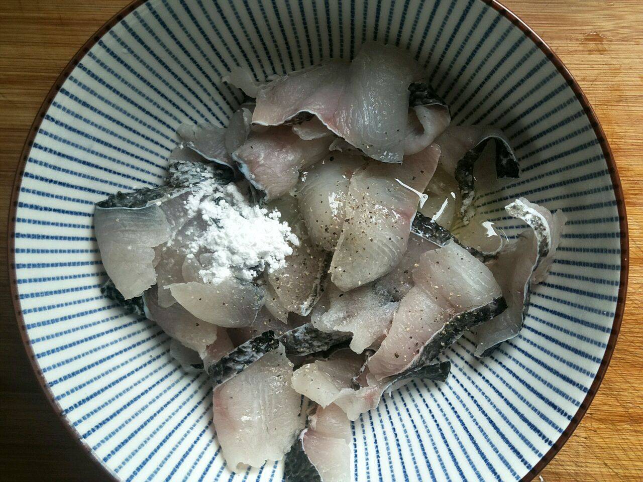 煎鱼头怎么做才金黄 7f8a8355f8f0483c95935668cbdaa5af.jpeg