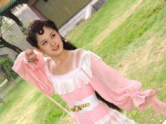 当年的张娜拉还是很有观众缘的,演完"小龙虾"司徒静这个角色后,便俘获