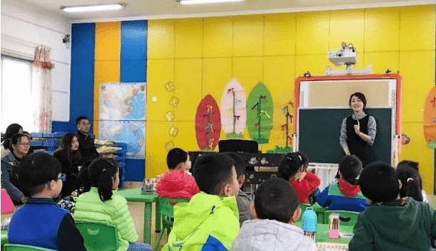 办学|排队抢入学名额已成过去，多地幼儿园开学遇冷，出现“一孩难求”