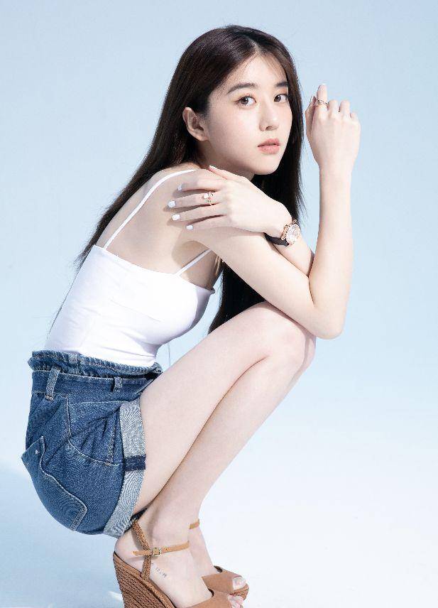 小豹|慧雯松韵李凯馨，谁是最美“包子脸”？