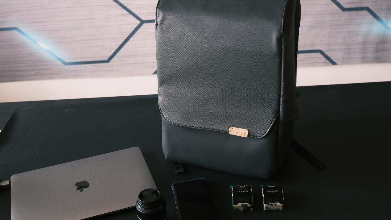 伙伴|职场通勤、生活社交好伙伴，地平线8号零感背包使用体验