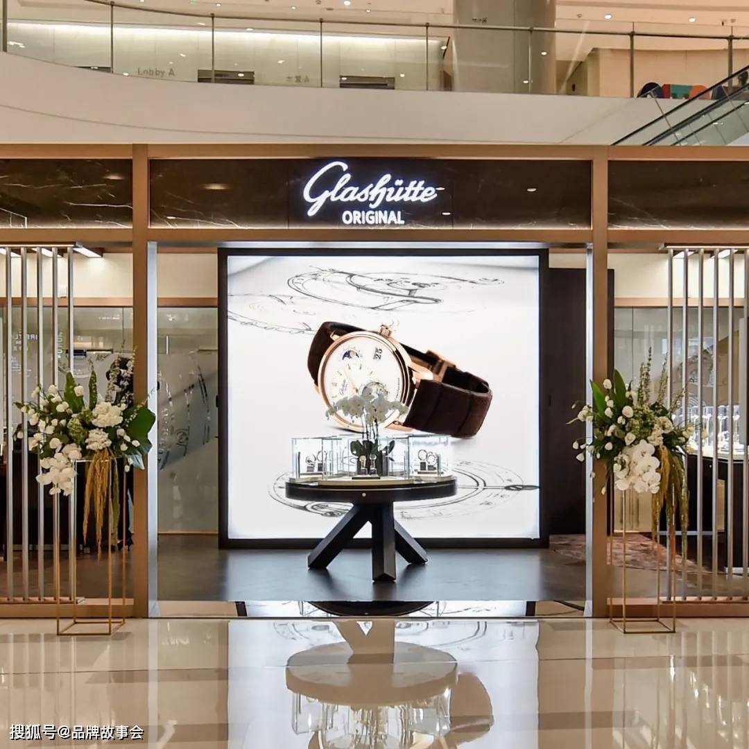 �ںϾ�����Ħ��,�����߽������յ�ԭ���ڳɶ���ʱ��֮��