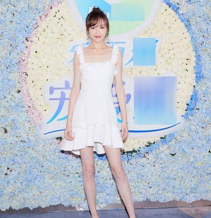 纸片人|37岁唐嫣生图曝光,产后依旧是纸片人身材,大腿似男生拳头粗