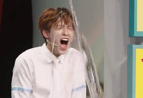 梁森|余景天接受泼水惩罚，妆容被冲刷干净露出素颜，整没整容一目了然