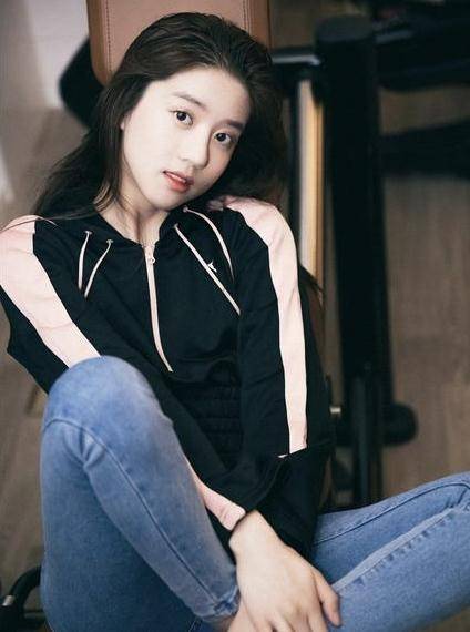 小豹|慧雯松韵李凯馨，谁是最美“包子脸”？